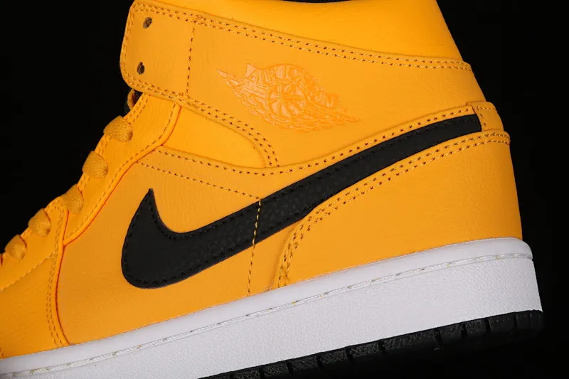 All Categories Air Jordan Jordan Series Basketball Shoes Air Jordan 1 Mid Air Jordan 1 Mid "Black and Yellow Little New Love" Taxi Color 554724-700